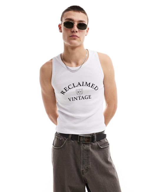 Camiseta blanca sin mangas con logo estampado de canalé de Reclaimed Vintage