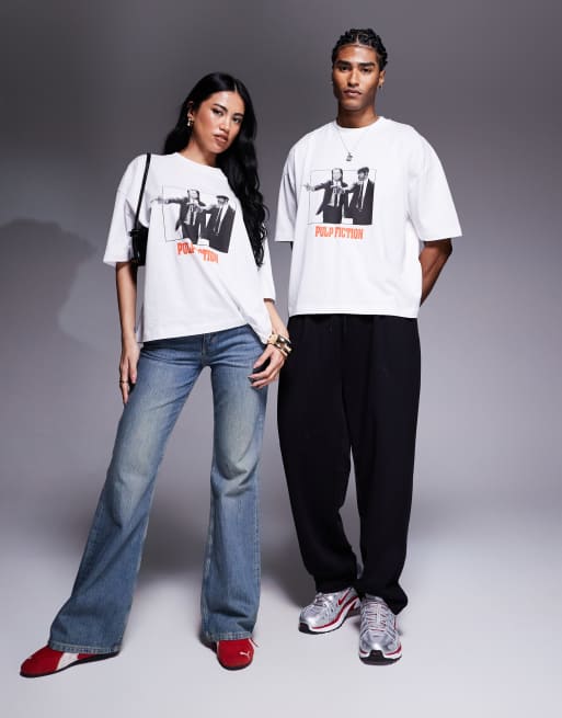 Camiseta blanca unisex de corte cuadrado extragrande con estampados de "Pulp Fiction" de ASOS DESIGN, 3 de 4