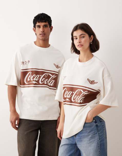 Camiseta blanca unisex extragrande con estampado "Coca Cola" de ASOS DESIGN - view 1