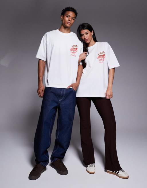 Camiseta blanca unisex extragrande con estampado de "Coca-Cola" y Papá Noel de ASOS DESIGN, 3 de 4