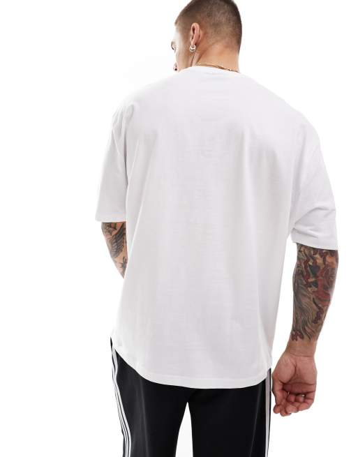 Camiseta blanca unisex extragrande con estampado gráfico con licencia de "Breaking Bad" de ASOS DESIGN, 3 de 4