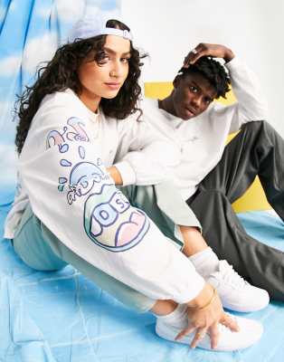 Camiseta blanca unisex extragrande de manga larga con estampado gráfico en la manga y la espalda de ASOS Daysocial