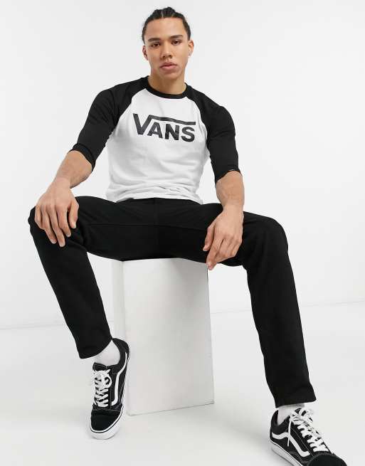 Camiseta blanca y negra con mangas ranglán de Vans Classic