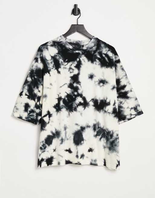 Camiseta blanca y negra extragrande con lavado cido efecto tie dye de tejido de rizo de ASOS DESIGN