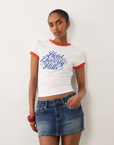 Camiseta blanca y roja con diseño encogido, detalle de ribetes y estampado gráfico "Hotel" de ASOS DESIGN - view 1