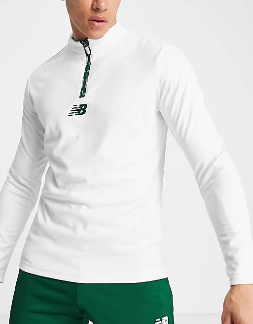 Hombre Tops | Camiseta blanca y verde con cremallera corta Graft exclusiva en ASOS de New Balance Football - XI71211