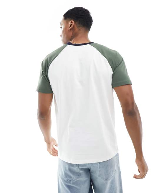 Camiseta blanca y verde con mangas raglán y diseño de paneles cosidos de ASOS DESIGN, 4 de 4