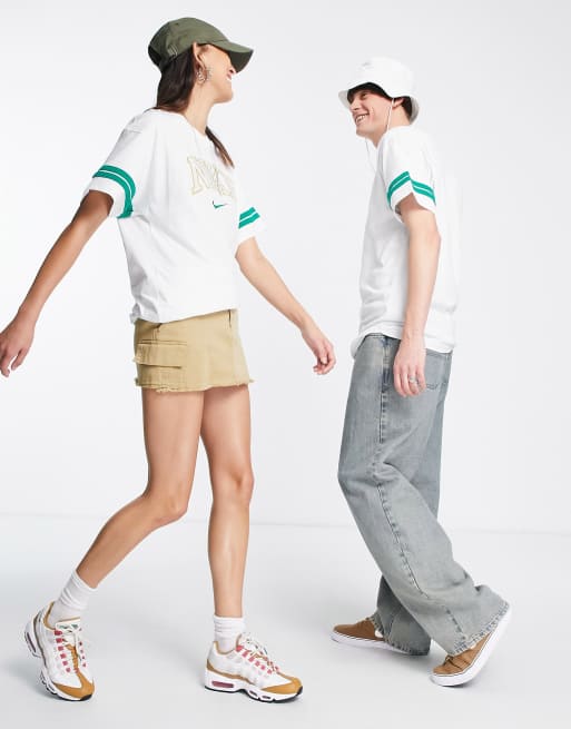 Camiseta blanca y verde unisex con estampado de estilo universitario retro de Nike, 4 de 4