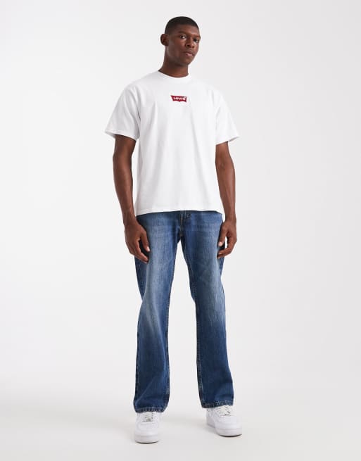Camiseta blanco con logo bordado de ala de murciélago en la parte central del pecho de Levi's, 2 de 5