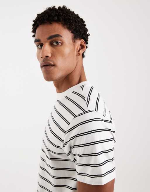 Camiseta blanco hueso a rayas negras de corte estándar de ASOS DESIGN, 4 de 5