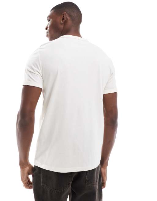 Camiseta blanco hueso con detalle de ribetes de Fred Perry, 2 de 4