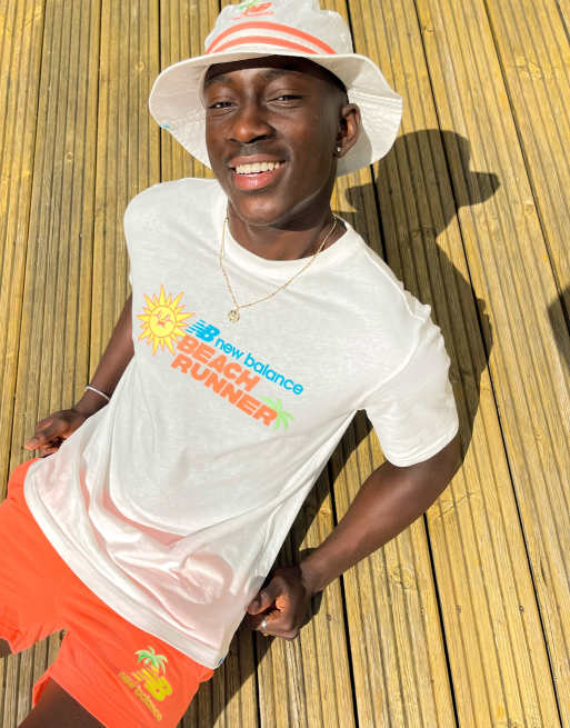 Camiseta blanco hueso con estampado "Beach Runner" exclusiva en ASOS de New Balance, 3 de 4