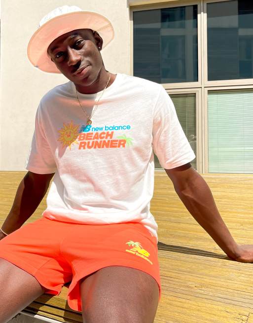 Camiseta blanco hueso con estampado "Beach Runner" exclusiva en ASOS de New Balance, 4 de 4
