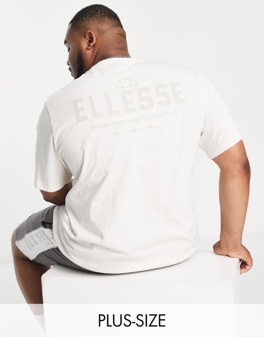 Camiseta blanco hueso con estampado en la espalda de ellesse Plus