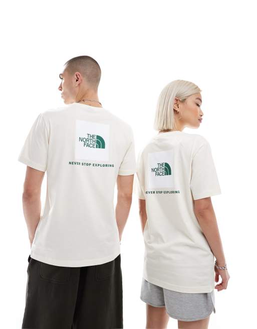 Camiseta blanco hueso con estampado en la espalda Redbox de The North Face, 4 de 4