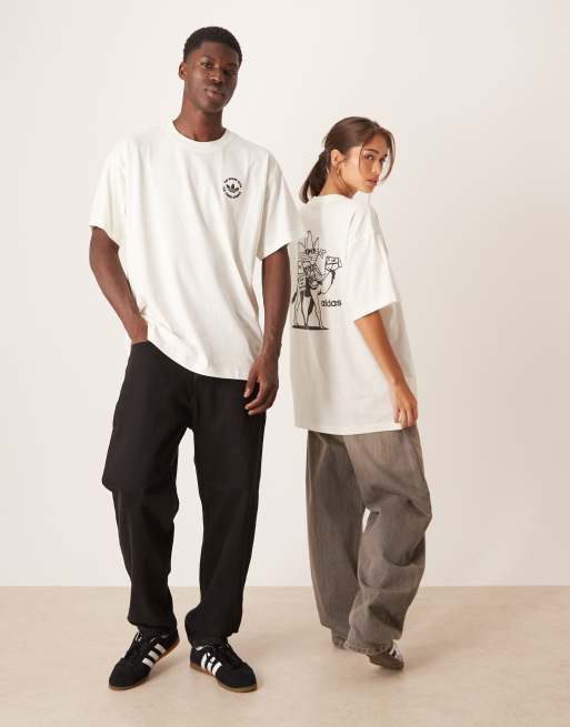 Camiseta blanco hueso con estampado gráfico de camello de adidas
