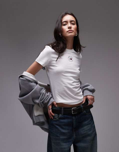 Camiseta blanco hueso con logo circular en la parte central del pecho de Tommy Jeans - view 1