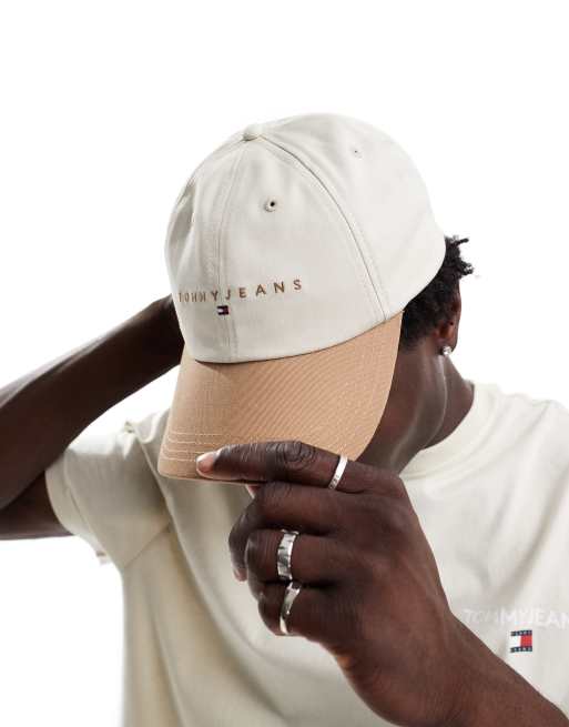 Camiseta blanco hueso con logo lineal de Tommy Jeans 