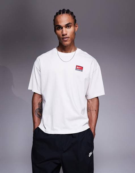 Camiseta blanco hueso de corte cuadrado con logo retro de Nike - view 1