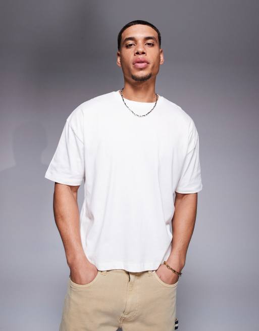 Camiseta blanco hueso de corte cuadrado extragrande con estampado gráfico de estilo sukajan de ASOS DESIGN, 2 de 4