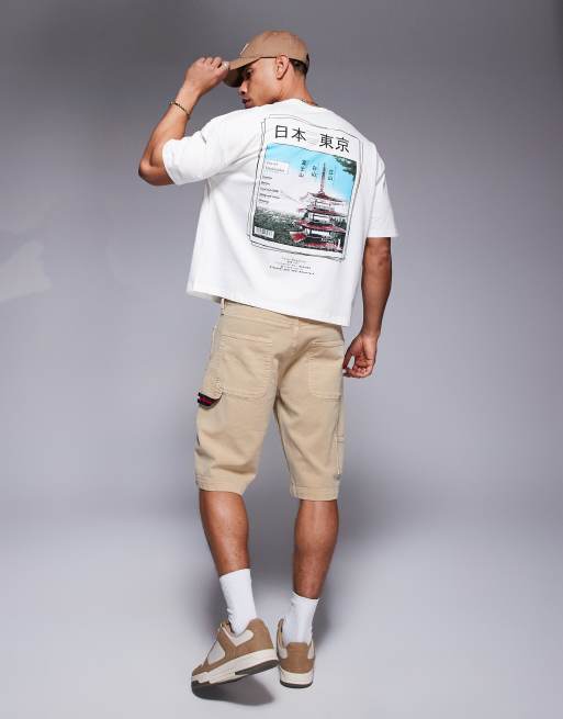 Camiseta blanco hueso de corte cuadrado extragrande con estampado gráfico de estilo sukajan de ASOS DESIGN, 4 de 4
