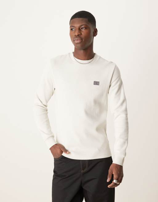 Camiseta blanco hueso de manga larga de tejido gofrado con etiqueta de tejido liso de Calvin Klein Jeans
