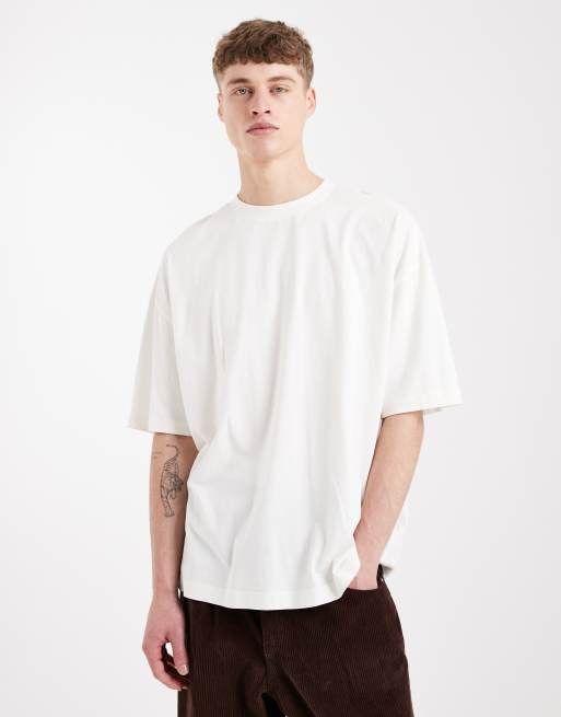 Camiseta blanco hueso extragrande con estampado de coche en la espalda de ASOS DESIGN, 3 de 5