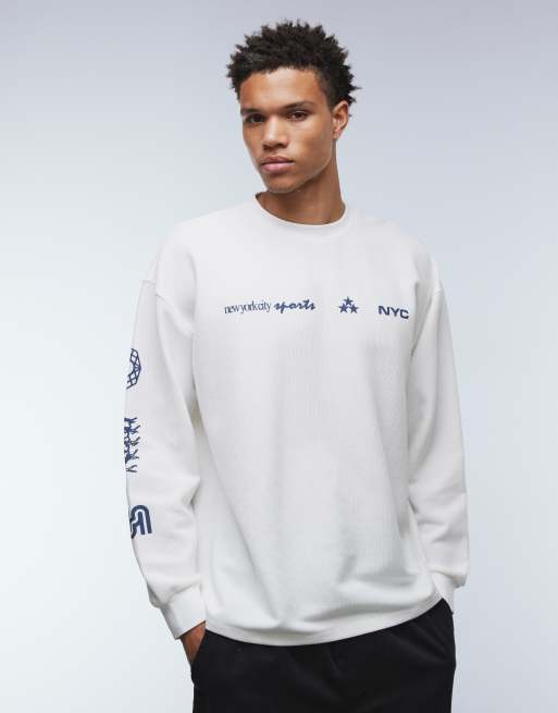 Camiseta blanco hueso extragrande de manga larga con estampados gráficos urbanos de tejido gofrado grueso de ASOS DESIGN