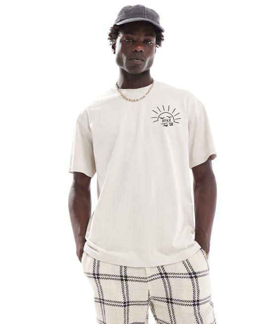 Camiseta blanco vela con estampado gráfico trasero M90 de Nike SB