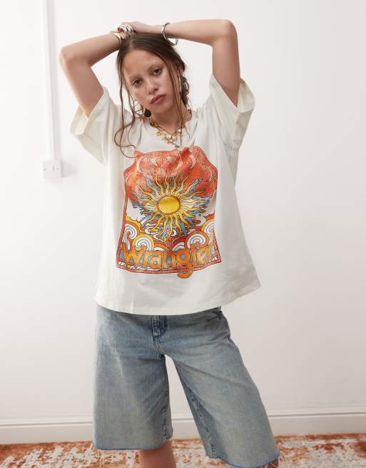 Camiseta blanco vintage de corte girlfriend con diseño estampado de Wrangler 