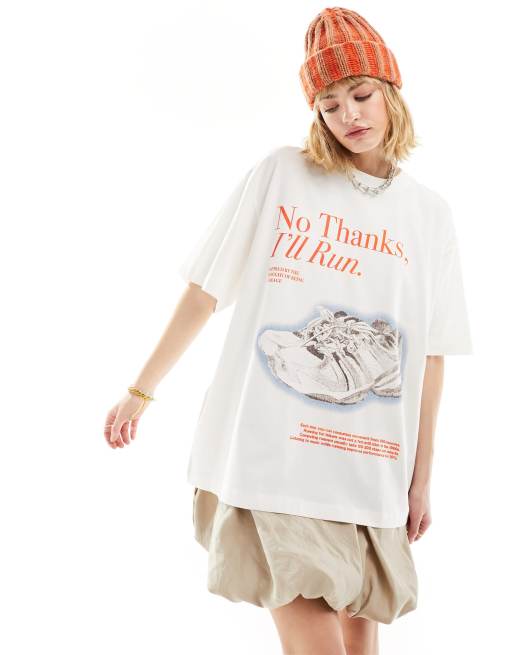 Camiseta boyfriend color crema con estampado gráfico de bienestar de ASOS DESIGN