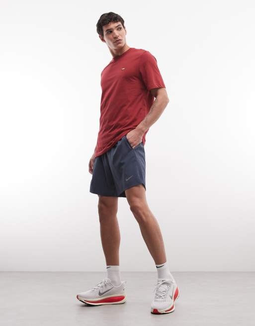 Camiseta burdeos con estampado trasero gráfico de Nike Running , 3 de 5