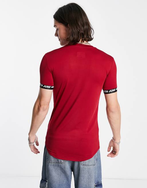 Camiseta burdeos con logo distintivo en las bocamangas de Sixth June, 2 de 4