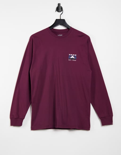 Camiseta burdeos de manga larga con montaña estampada en la espalda exclusiva en ASOS de Vans, 2 de 4
