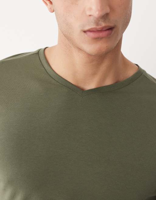 Camiseta caqui ajustada con cuello de pico de River Island, 4 de 5