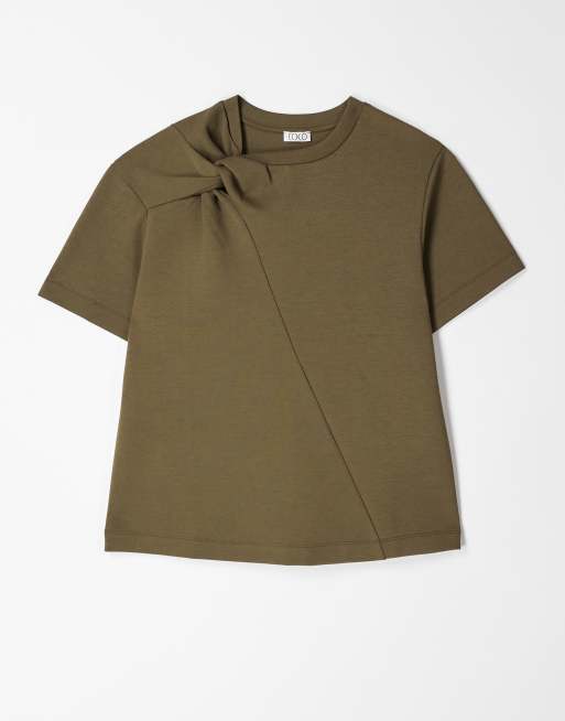 Camiseta caqui con detalle retorcido en el hombro de ASOS DESIGN, 5 de 5