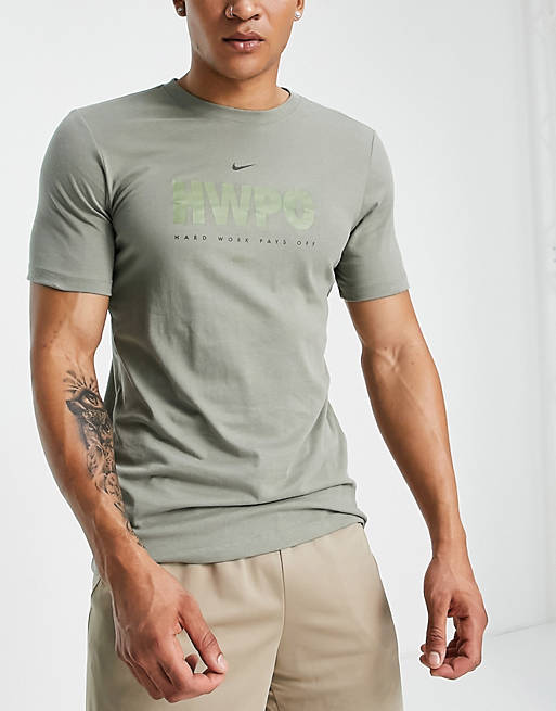 Hombre Tops | Camiseta caqui con estampado gráfico Dri-FIT de Nike Training - UD26608