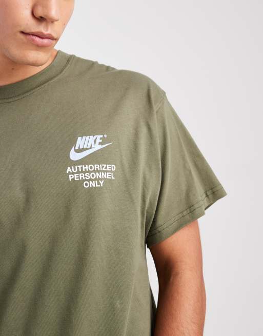 Camiseta caqui con estampado gráfico en la espalda y logo de Nike, 5 de 5