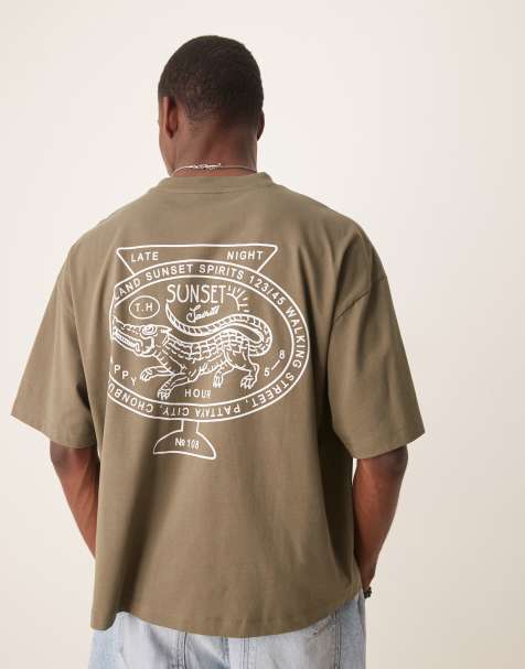 Camiseta caqui de corte cuadrado extragrande con estampado trasero de ciudad de ASOS DESIGN - view 1