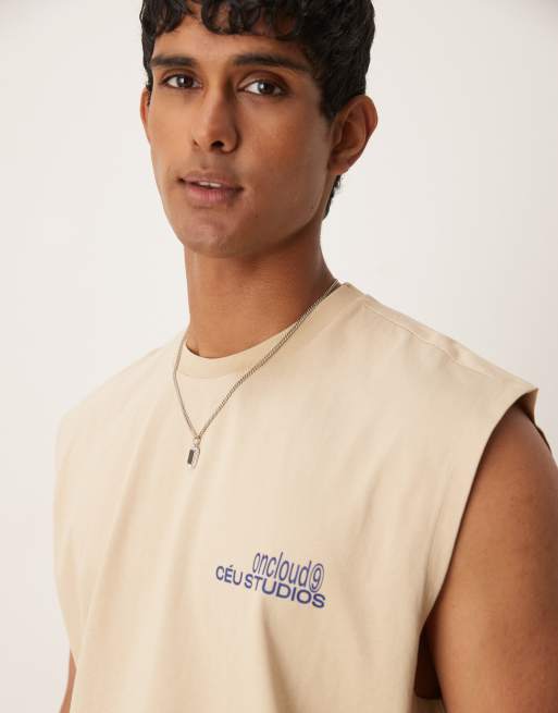 Camiseta caqui de corte cuadrado holgado sin mangas con estampado en el pecho de ASOS DESIGN, 3 de 4