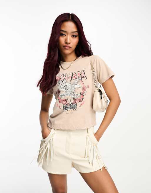 Camiseta color arena con estampado gráfico 