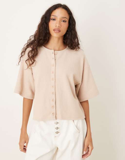 Camiseta color avena de corte cuadrado con botones de tejido muy suave de ASOS DESIGN