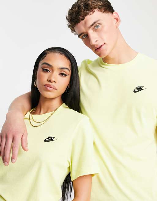 Camiseta color cítrico pálido de Nike Club 