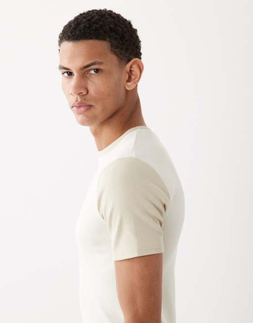 Camiseta color crema ajustada con mangas en contraste de canalé de ASOS DESIGN, 4 de 5