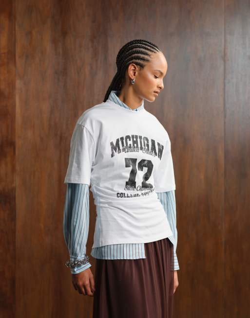 Camiseta color crema con estampado gráfico universitario y cintura estilo corsé de ASOS DESIGN