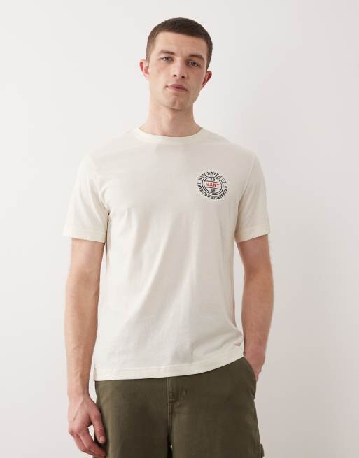 Camiseta color crema con logo bordado en el pecho de GANT