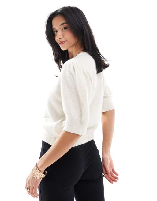 Camiseta color crema con mangas abullonadas de punto de Vero Moda Petite, 3 de 4