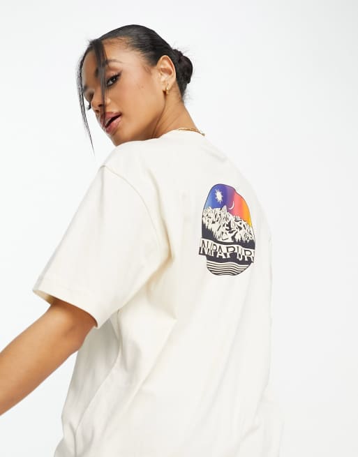 Camiseta color crema de corte boyfriend con estampado en la espalda Quintino exclusiva en ASOS de Napapijri