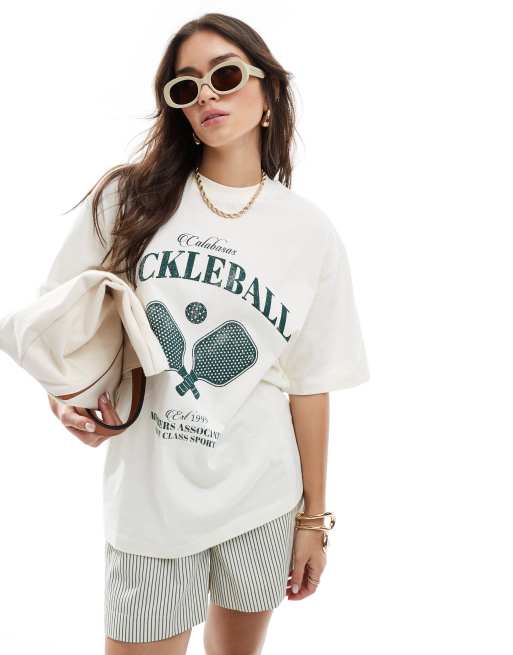 Camiseta color crema de corte boyfriend con estampado gráfico 