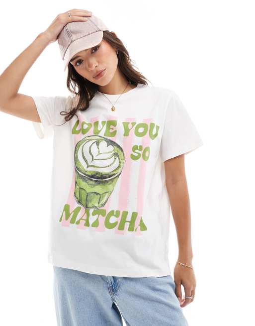 Camiseta color crema de corte estándar con estampado gráfico de matcha de ASOS DESIGN